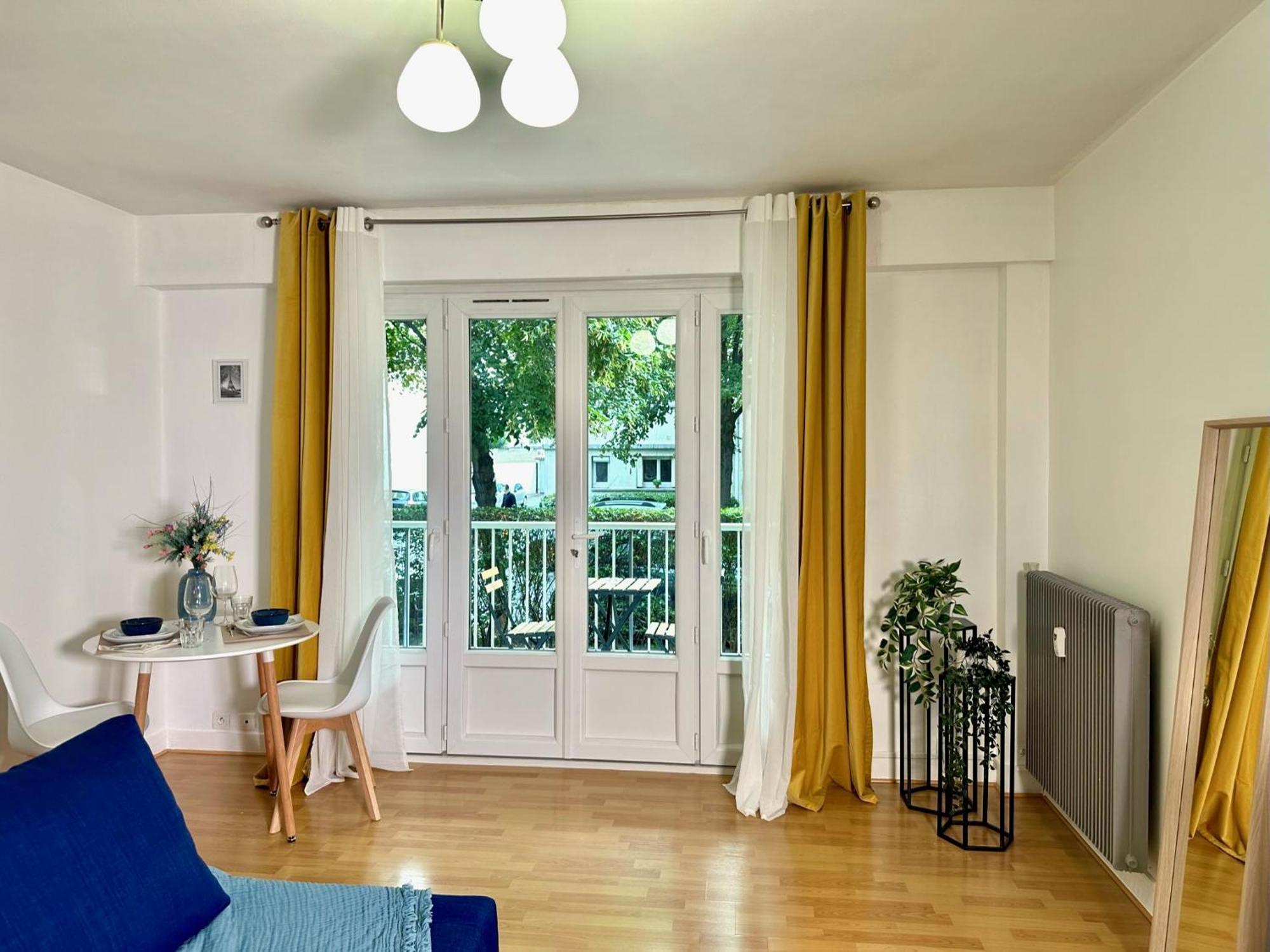 Le Bleu Soleil - A 2 Min Du Metro - 7 Min De Paris Daire Maisons-Alfort Dış mekan fotoğraf